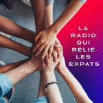 Depuis 2020, une radio offre un petit bout de France au 3 millions de Français expatriés dans le monde. Au dela de sa musique qui propose une playlist pop des années 80’ aux tubes internationaux du moment, les chansons de légendes & les nouveaux talents de la chanson Française, la radio des expatriés a étoffé sa grille depuis peu : De l’info (60 secondes dans le monde et 60 secondes Expats, le seul flash quotidien 100% dédié aux Français de l’étranger toutes les 30 minutes) et de nouveaux rendez-vous pratiques (60 secondes pratique & Expat’Replay) : chaque demi-heure pour apporter des réponses aux questions du quotidien de ceux qui ont décidé de vivre loin de leurs terres natales : Santé, éducation, culture, économie... Des experts, des correspondants et nos invités partagent leur expérience, donnent des conseils pour mieux vivre l’expatriation et réagissent à l’actualité dans leur pays de résidence. A ce jour, 1800 interviews disponibles sur l’antenne et des centaines de podcasts sur le site de la radio & sur toutes les plateformes habituelles : recherchez simplement «FRANCAIS DANS LE MONDE». En semaine, c’est donc désormais un rendez-vous qui parle aux Français dans le monde toutes les 15 minutes, et, sur la radio qui ne dort jamais, pas de jour et pas de nuit : vos rendez-vous, c’est 24 heures sur 24 ! Chaque jour, 30 à 60 000 auditeurs écoutent notre programme : Et vous ?