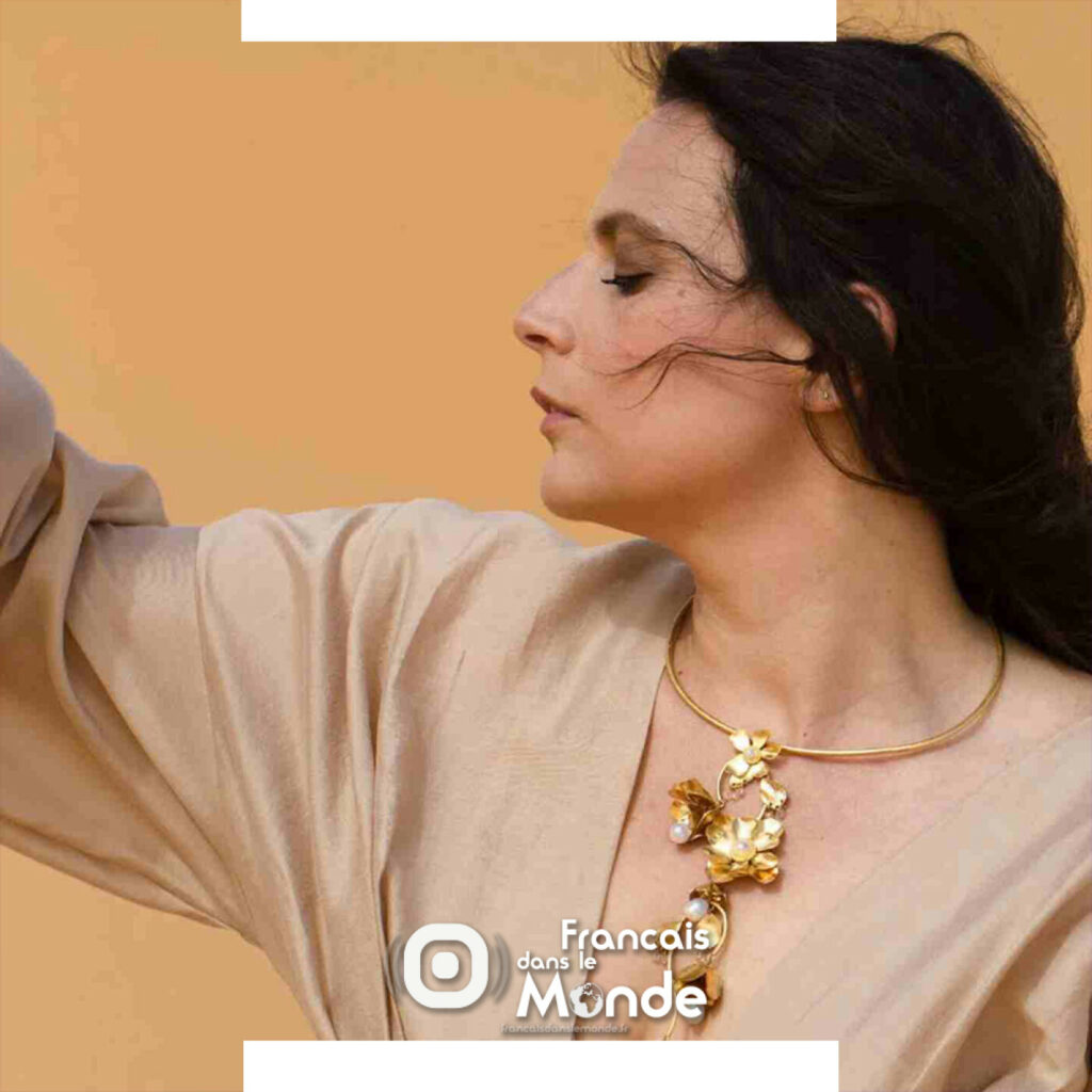 Nach, le nom d'artiste d'Anna Chedid, présente son dernier album "Peau Neuve"