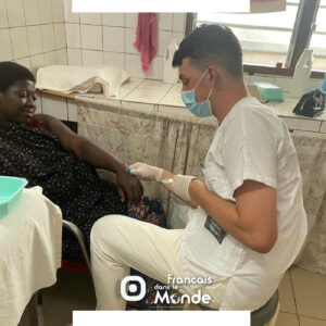 Aurélien Carfantan parle de l'avancée des travaux du centre médico-social au Togo